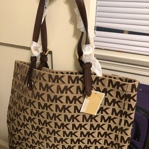 Michael Kors Jet Set Tote - brand new!!!